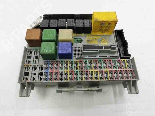 Used Fuse box OPEL VECTRA B Estate (J96) 2.0 DTI 16V (F35) (101 hp) 28848533
