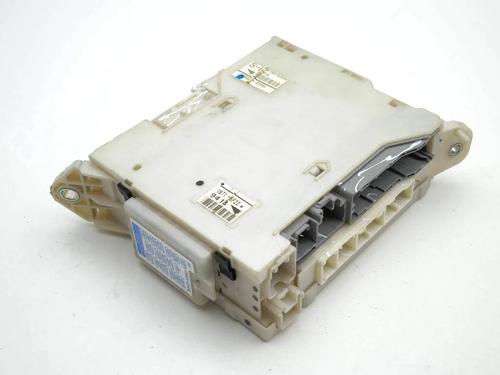 Used Fuse box Fuse box 32674368 32674368
