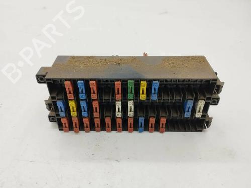 Used Fuse box Fuse box 36204584 36204584