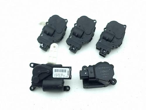 Electronic module JAGUAR E-PACE (X540) 2.0 D180 AWD | BP38241063M83 - Image 2