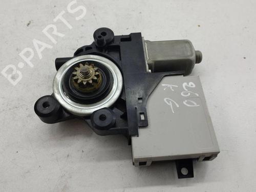 Rudehejsemotor bagstkærm venstre FORD KUGA I 2.0 TDCi (136 hp) 28902915