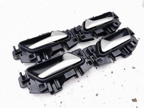 Used Front left interior door handle Front left interior door handle PEUGEOT 5008 III (KA_, KB_, KC_) e-210 (213 hp) 39939645 39939645