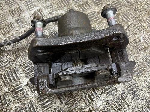 Venstre bremsekaliper foran CHEVROLET TRAX 1.4 | BP30923528M105