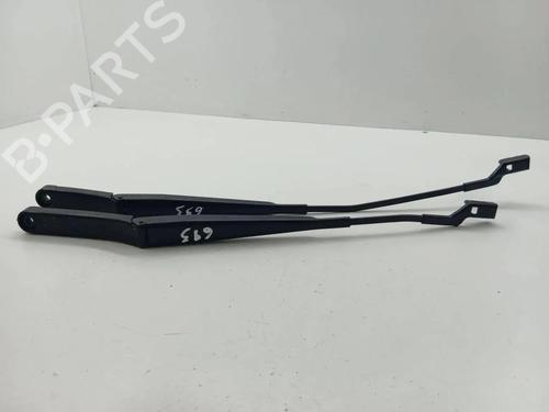 Used Front windshield wiper arm Front windshield wiper arm 33923046 33923046