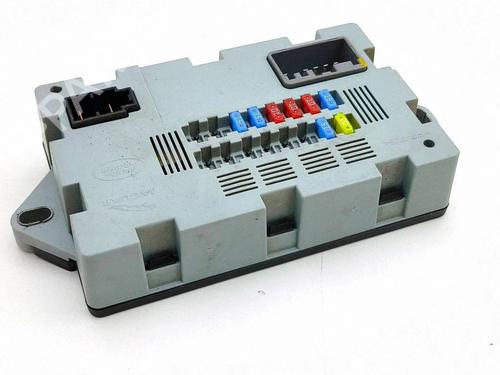 Fuse box JAGUAR E-PACE (X540) 2.0 D180 AWD | BP38247773E1 - Image 4