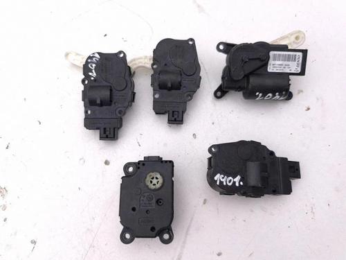 Electronic module JAGUAR E-PACE (X540) 2.0 D180 AWD | BP38241031M83 - Image 3