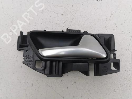 Used Front right interior door handle Front right interior door handle 36187625 36187625