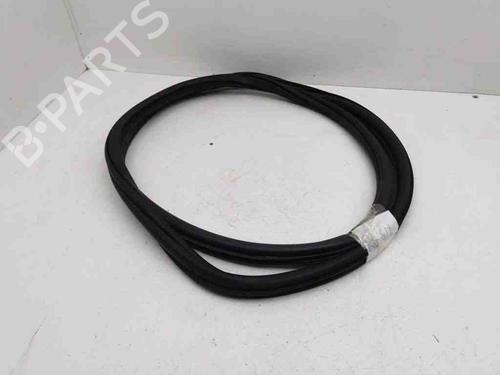 Used Rubber door seal VW T-ROC (A11, D11) 1.0 TSI (116 hp) 28900698