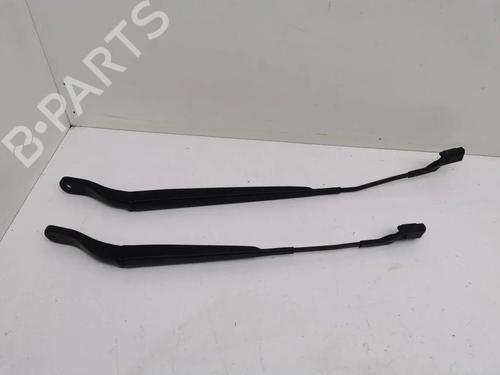 Used Front windshield wiper arm Front windshield wiper arm 33921590 33921590
