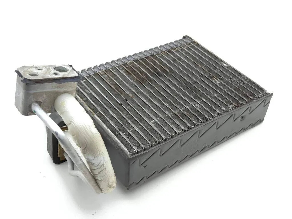 AC radiator – Maserati QUATTROPORTE V 4.2 (2004-2026)