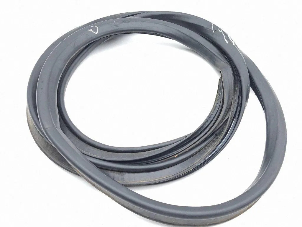 Rubber door seal – Bentley CONTINENTAL FLYING SPUR (3W_) 6.0 (2005-2010)