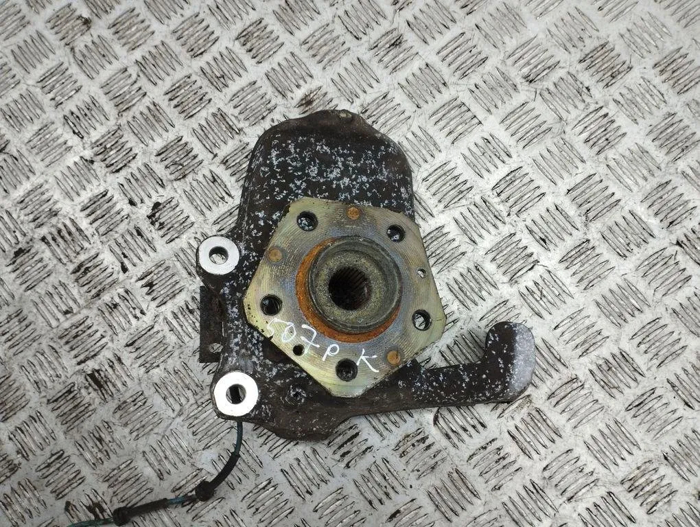 Left front steering knuckle – Maserati QUATTROPORTE V 4.2 (2004-2026)
