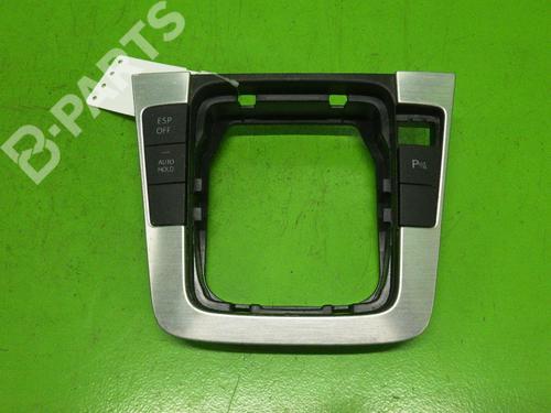 Used Automatic gearbox selector Automatic gearbox selector VW PASSAT B6 (3C2) 2.0 TDI (140 hp) 6381724 6381724