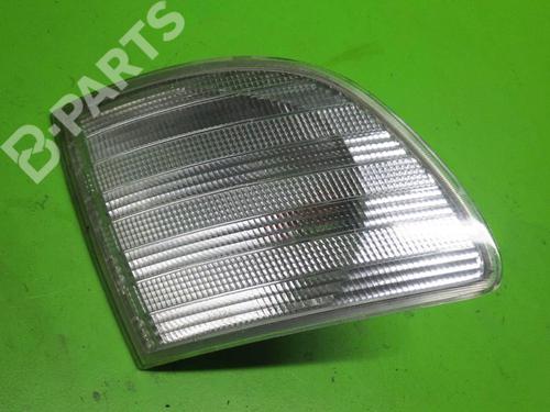 Used Right front indicator MERCEDES-BENZ VITO Bus (W638) 108 CDI 2.2 (638.194) (82 hp) 6644388