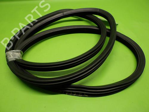 Used Rubber door seal VOLVO V70 II (285) D5 AWD (163 hp) 19162740