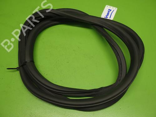 Used Rubber door seal OPEL ASTRA K Sports Tourer (B16) 1.4 Turbo (35) (125 hp) 32353775