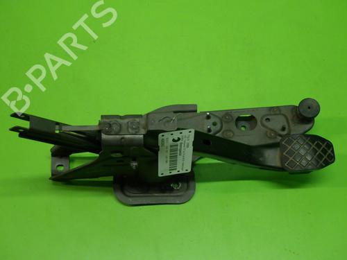 Used Break pedal VW TRANSPORTER T5 Van (7HA, 7HH, 7EA, 7EH) 2.0 TDI (140 hp) 23553843