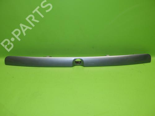 Poignée de hayon AUDI A4 B5 (8D2) 1.6 (100 hp) 32399032