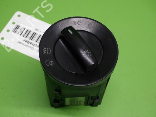 Used Headlight switch VW POLO (9N_, 9A_) 1.2 12V (64 hp) 17643280