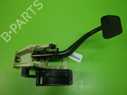 Used Break pedal BMW 5 Touring (F11) 530 d xDrive (258 hp) 32128282