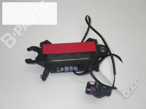 Used Front left exterior door handle AUDI A4 B5 Avant (8D5) 1.6 (100 hp) 6351917