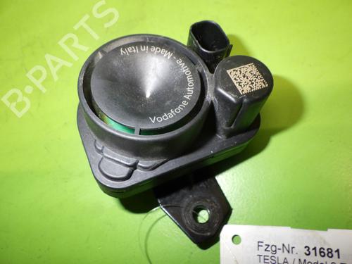 Used Electronic module TESLA MODEL 3 (5YJ3) EV AWD (351 hp) 17861779