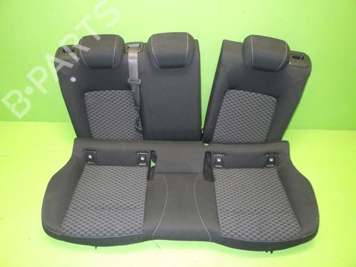 Sæde Bagtil Sæde Bagtil OPEL ASTRA K Sports Tourer (B16) 1.2 Turbo (35) (110 hp) 33893825 33893825