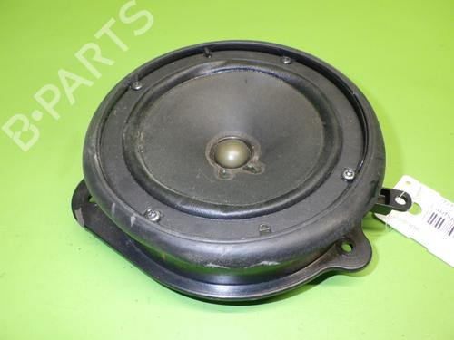 Altavoces AUDI A4 B6 (8E2) 2.5 TDI quattro (180 hp) 15810077