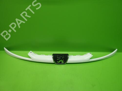 Grill PEUGEOT 206 Hatchback (2A/C) 1.4 HDi eco 70 (68 hp) 24232899