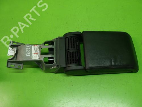 Used Armrest / Center console OPEL VECTRA C (Z02) 2.2 DTI 16V (F69) (125 hp) 30129388