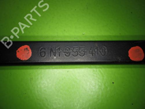 Front windshield wiper arm VW POLO (6N2) 1.4 | BP17760912C143