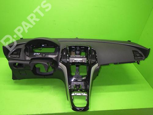 Dashboard OPEL ASTRA J GTC 2.0 OPC Turbo (08) (280 hp) 6384980