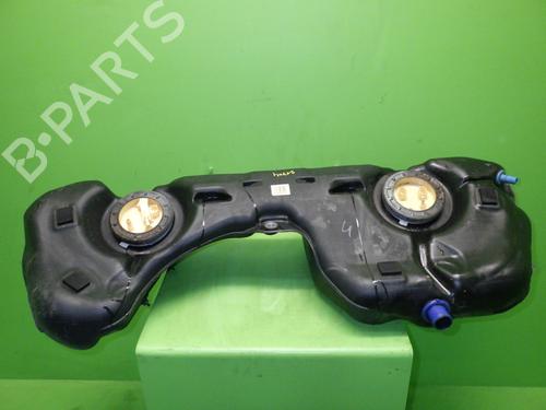 Réservoir de carburant BMW 1 Convertible (E88) 120 d (177 hp) 17988404