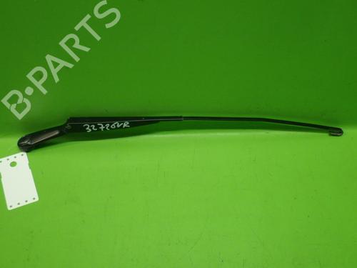 Used Front windshield wiper arm Front windshield wiper arm FIAT PUNTO (176_) 60 1.2 (176AP, 176AR, 176AQ, 176BB) (60 hp) 40517085 40517085