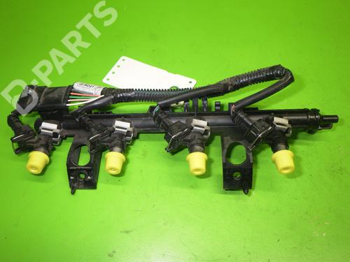 Used Injection rail DACIA SANDERO II 1.2 (73 hp) 9219392