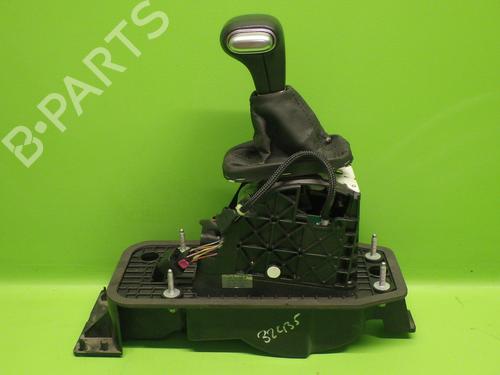 Used Shift knob VW TOURAN (1T1, 1T2) 2.0 TDI (170 hp) 32253541