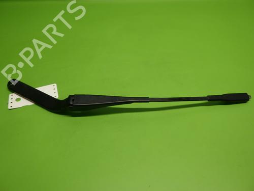 Used Front windshield wiper arm BMW 1 Convertible (E88) 120 d (177 hp) 18057646