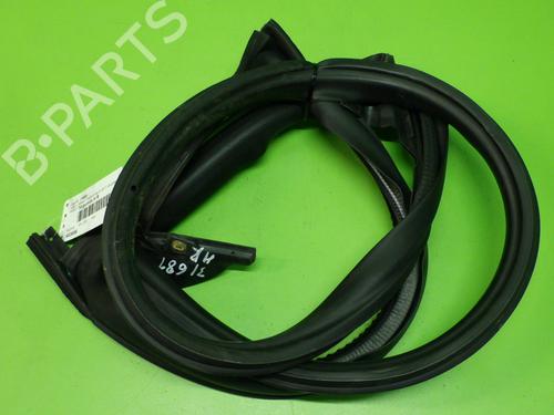 Used Rubber door seal TESLA MODEL 3 (5YJ3) EV AWD (351 hp) 17953441