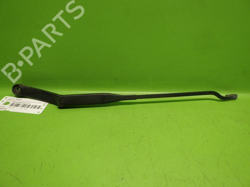 Used Front windshield wiper arm AUDI 80 B3 Saloon (893, 894, 8A2) 2.0 E (112 hp) 27976617