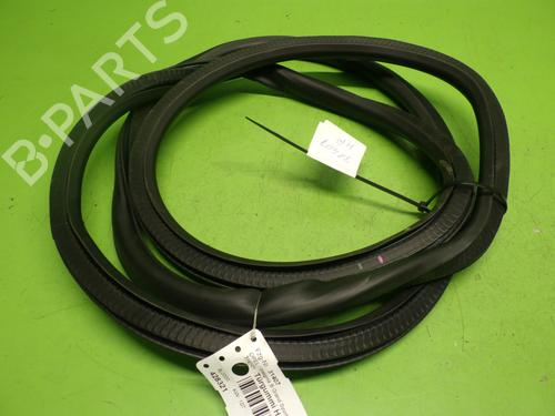 Rubber door seal OPEL INSIGNIA B Grand Sport (Z18) 1.5 (68) | BP28206821C142