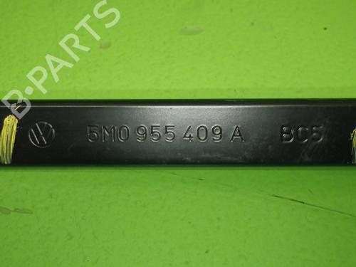 Front windshield wiper arm VW GOLF PLUS V (5M1, 521) 1.9 TDI | BP32399041C143