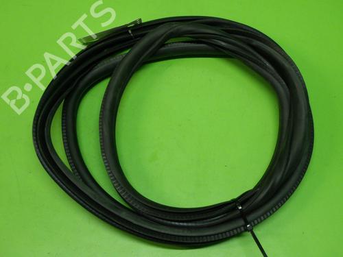 Used Rubber door seal BMW 3 Touring (F31) 318 d (143 hp) 18123025