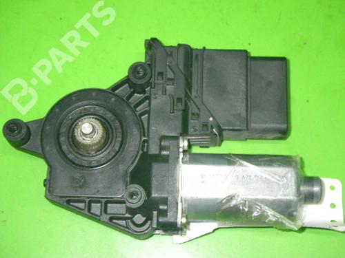 Fensterhebermotor hinten rechts für VW PASSAT B5 Variant (3B5) 1.9 TDI (110 hp) 6606661