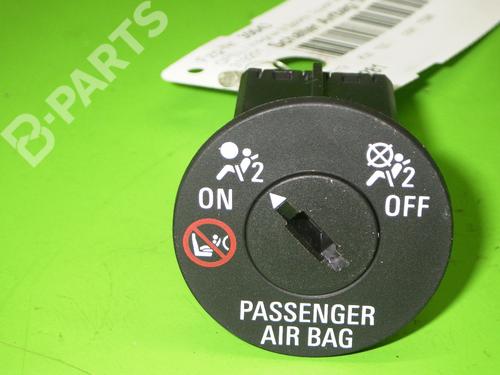 Used Switch OPEL INSIGNIA B Sports Tourer (Z18) 1.6 CDTi (35) (136 hp) 8392254