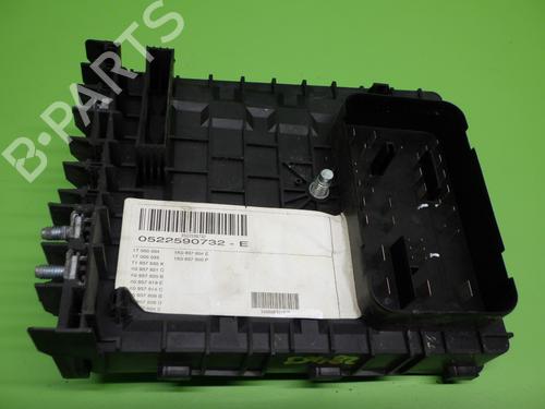 Fuse box VW TOURAN (1T1, 1T2) 1.9 TDI | BP15189321E1 