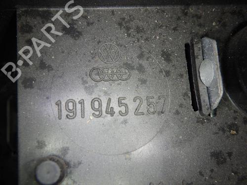 Right headlight VW GOLF III (1H1) 1.4 | BP29215504C29