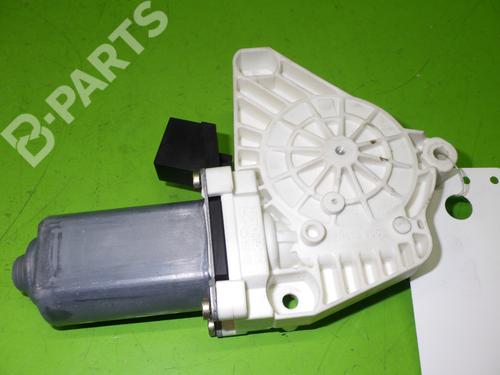 Right rear window motor MERCEDES-BENZ A-CLASS (W169) A 170 (169.032, 169.332) | BP12168236E22 