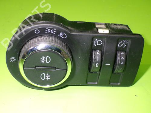 Used Headlight switch CHEVROLET CRUZE Hatchback (J305) 2.0 CDI (163 hp) 22629567