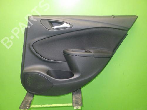Guarnecido trasero derecho OPEL ASTRA K Sports Tourer (B16) 1.2 Turbo (35) (131 hp) 32284283