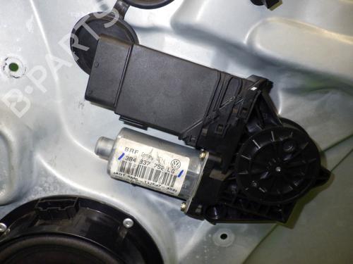 Alzavetro anteriore destra VW PASSAT B5.5 Variant (3B6) 2.5 TDI 4motion | BP15823597C23 